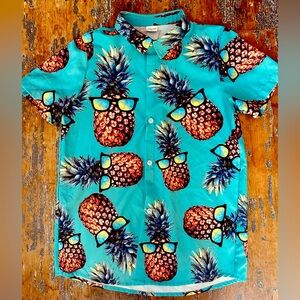 Kitschy Sunny Pineapple “Hawaiian” Shirt Boys size 10